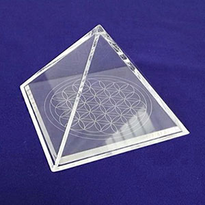 acrylic pyramid display supplier, lucite jewelry display company
