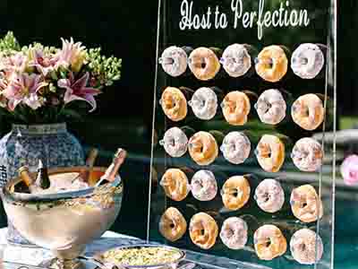 Acrylic donuts stand to make the wedding arrangement more perfect